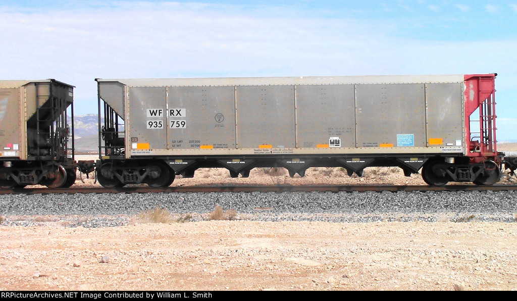 EB Unit Empty Hooper Frt at Erie NV  07-28-2022 -14